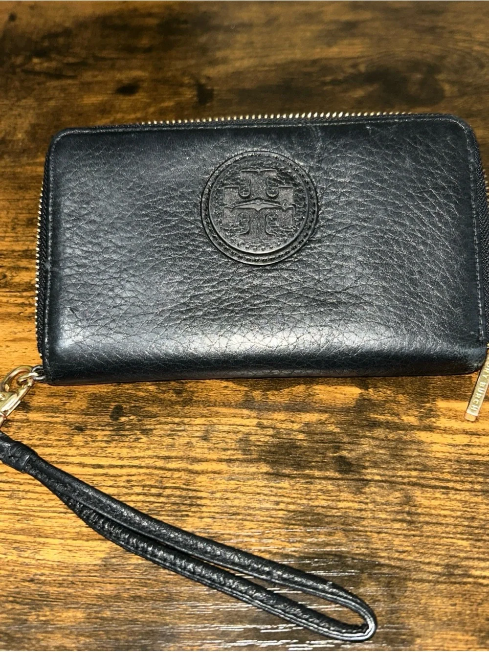 Tory Burch Black Pebble Leather Zip-Around Wristlet Wallet Logo Excellent